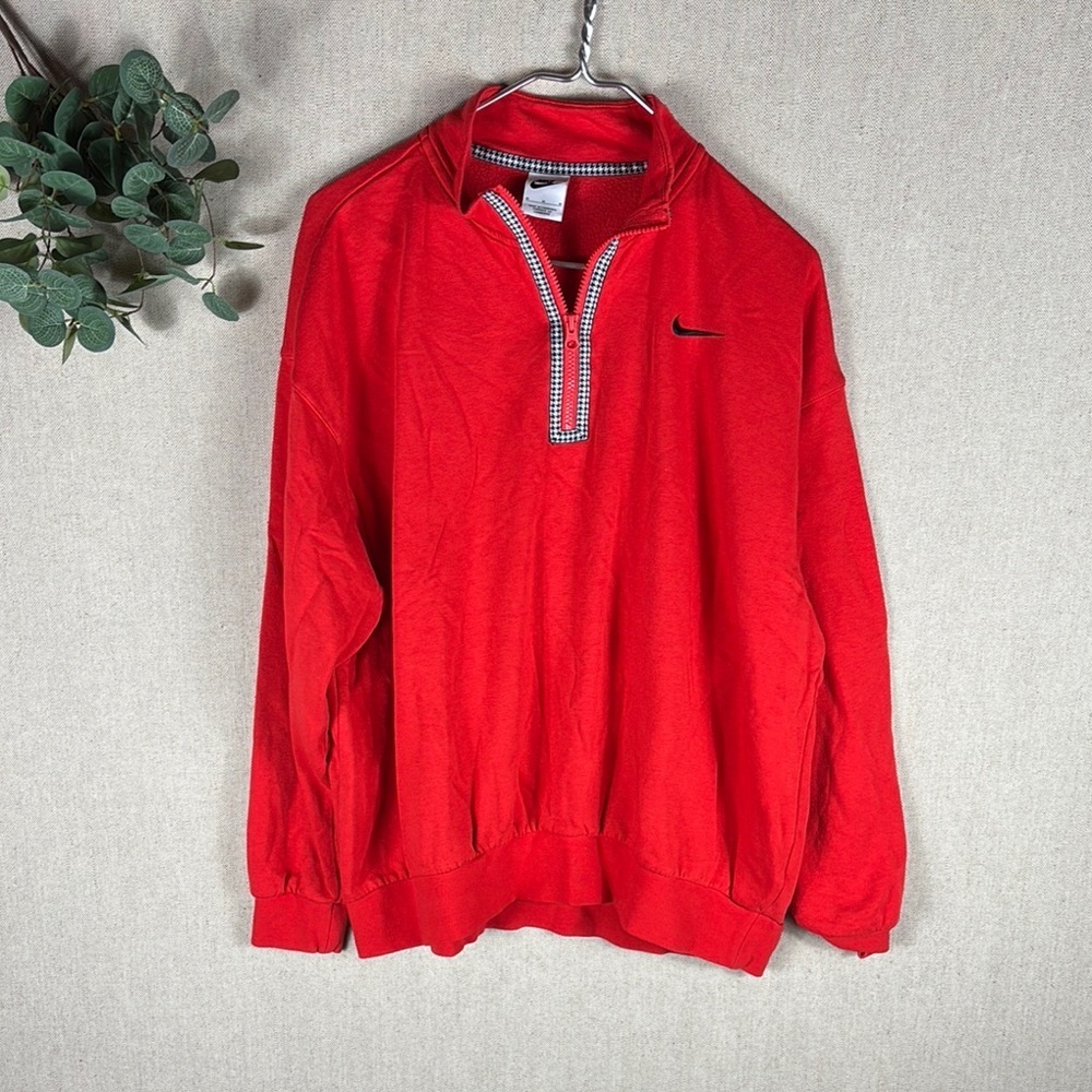 Nike > Men's Red Quarter-Zip Checker Pullover Medium